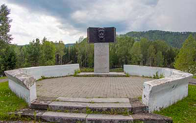 Памятник В.Я. Шишкову